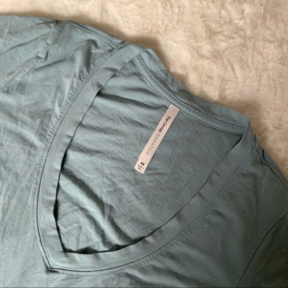 Babaton T-shirt - Picture 2 of 2